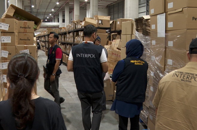 Kỷ lục: Đột kích hàng nghìn đường dây buôn bán thuốc giả tại 90 quốc gia, tịch thu 50,4 triệu sản phẩm - Ảnh 3.