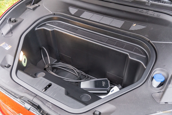 Đ&acirc;y l&agrave; bản Ford Mustang Mach-E sắp b&aacute;n tại Việt Nam: Diện mạo kh&aacute;c xe nhập tư, pin khủng, đầy b&igrave;nh c&oacute; thể chạy H&agrave; Nội - Quảng B&igrave;nh - Ảnh 19.