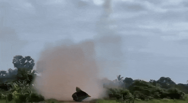 HÌnh ảnh pháo kích ở khu vực biên giới Campuchia - Thái Lan. Ảnh: Khmer Times