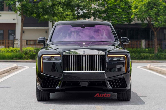 'Biệt thự di động' Rolls-Royce Cullinan Series II đầu tiên tại Việt Nam: Giá đồn đoán hơn 50 tỷ đồng, hàng ghế sau 4 chỗ kiểu thương gia, chưa phải xe duy nhất - Ảnh 4.