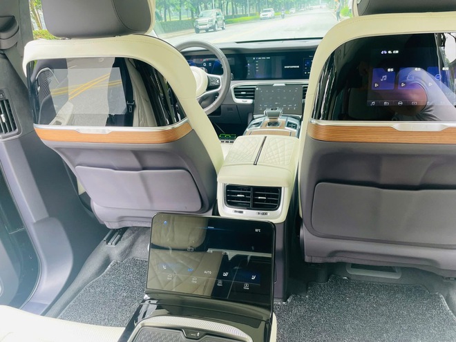 Chủ nhân chiếc Hongqi E-HS9 này ‘đánh rơi’ gần 2 tỷ đồng chỉ sau 2 năm sử dụng: ‘Rớt giá’ nhanh hơn xe Đức cùng đời, đi được 510km/lần sạc - Ảnh 9.