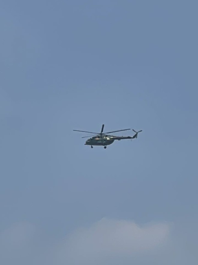 Hình ảnh hiếm có: Trực thăng Mi cùng tiêm kích Su-30MK2 cùng xuất hiện trên bầu trời quảng trường Ba Đình - Ảnh 11.