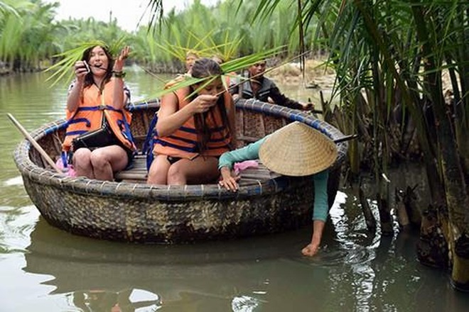 Khách Tây sợ xanh mặt trước một trải nghiệm ở Hội An, nhiều người khác lại thích thú: Việt Nam là thế! - Ảnh 4.