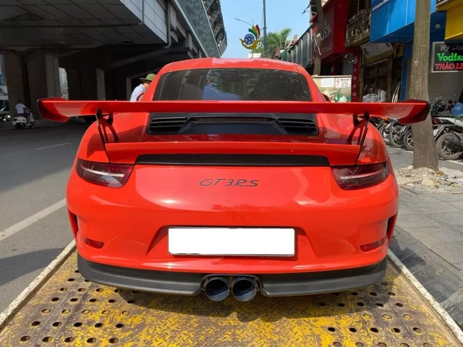Siêu xe Porsche 911 GT3 RS 991.1 lần đầu lộ diện sau nhiều năm ẩn cư trong garage - Ảnh 3.