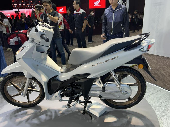 Ra mắt Honda Wave 125 đời mới: Có khóa thông minh và phanh "một được hai", siêu tiết kiệm xăng 71,4km/lít - Ảnh 10.
