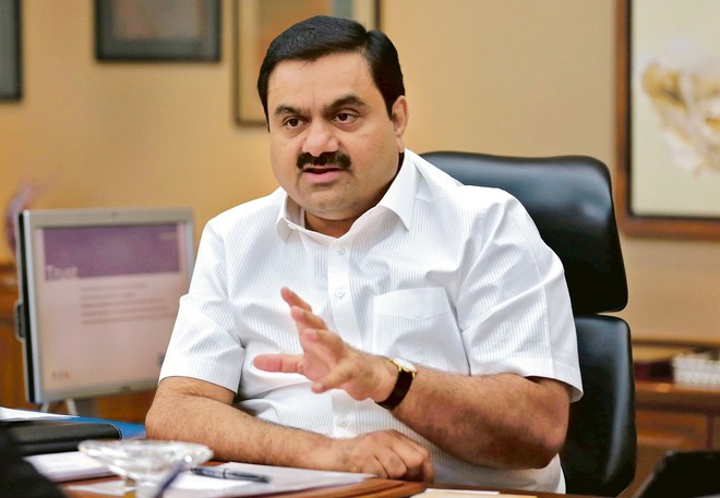 Tỷ phú Gautam Adani, Chủ tịch Tập đoàn Adani. Ảnh: Mint Tỷ phú Gautam Adani, Chủ tịch Tập đoàn Adani. Ảnh: Mint