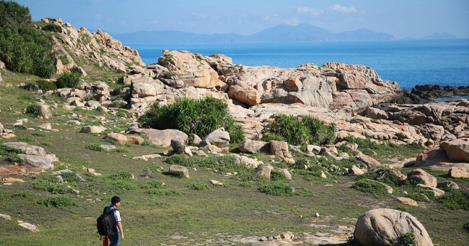 Hòn đảo hoang sơ thuộc tỉnh miền Trung, du khách nhận xét: "Ngỡ ngàng vì nước biển quá xanh!" - Ảnh 6.