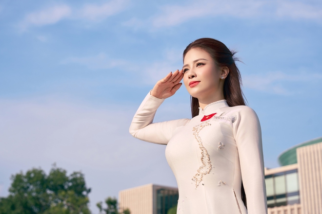 Dương Hoàng Yến bỏ mọi kế hoạch vì ca khúc khiến cô xúc động khi đang ngồi trên máy bay - Ảnh 7.