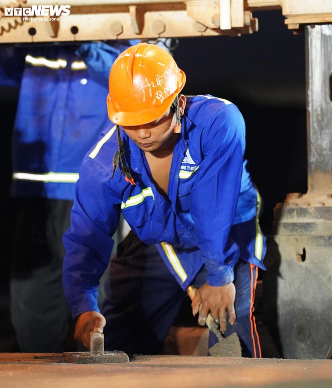 Cảnh làm việc xuyên đêm ở đại công trường sân bay Long Thành - Ảnh 6.