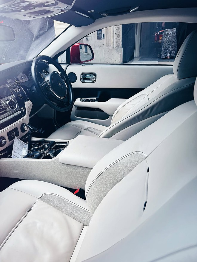 Xe Rolls-Royce 'cờ đỏ sao vàng' ở châu Âu hút 20.000 lượt tương tác, nhiều người hỏi: Sao chỉ có 3 bánh? - Ảnh 9.