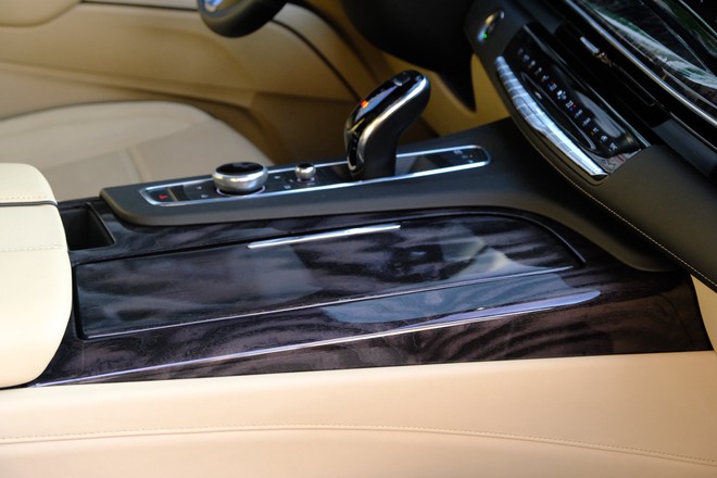 Xe Mỹ cực hiếm ở Việt Nam vừa rao bán: Chung động cơ VinFast President, đồng hồ hé lộ mức ăn xăng khủng - Ảnh 12.