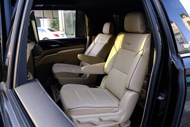 Xe Mỹ cực hiếm ở Việt Nam vừa rao bán: Chung động cơ VinFast President, đồng hồ hé lộ mức ăn xăng khủng - Ảnh 8.