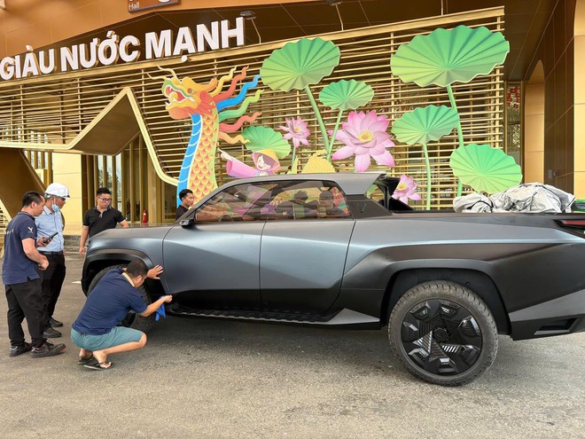 Bán tải điện VinFast VF Wild bất ngờ tái xuất: Một điểm khác hoàn toàn chiếc xe từng được trưng bày - Ảnh 7.