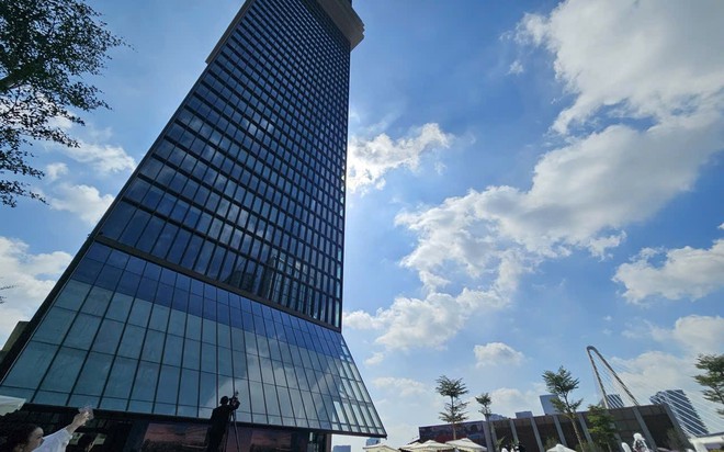 Tòa tháp Saigon Marina IFC là một trong 3 tòa tháp cao nhất Việt Nam. Ảnh: LG