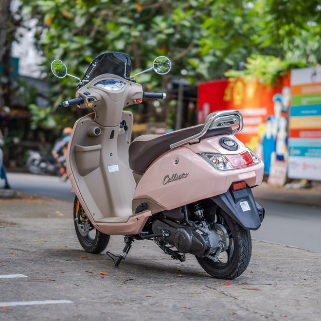 Ở Việt Nam có xe tay ga đang giảm giá mạnh, trang bị không thua kém đối thủ Vision mà rẻ hơn 10 triệu - Ảnh 2.