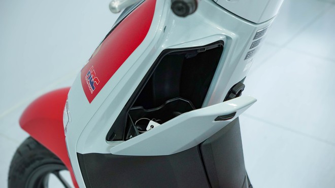 Honda Giorno+ SC35 ThaiGP bản giới hạn đầu tiên về Việt Nam - Ảnh 11.