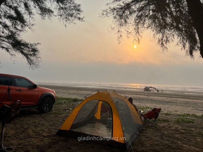 Ngoài Sầm Sơn, Thanh Hóa còn có bãi biển cách đó chỉ 40km, du khách nhận xét: Vắng, sạch hơn nhiều nơi! - Ảnh 7.