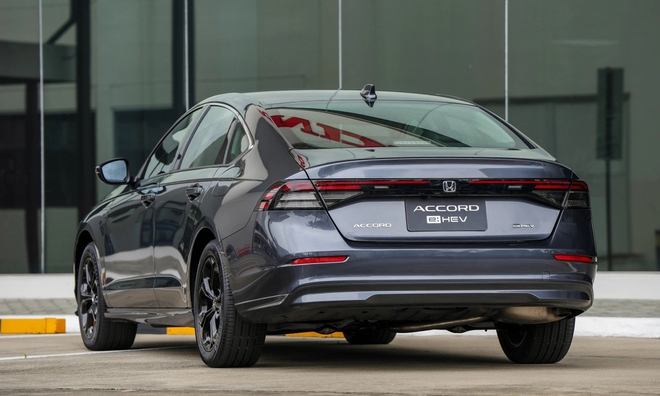 Honda Accord hybrid ra mắt ĐNÁ: Thêm loạt công nghệ trên bản tiêu chuẩn, màn HUD, 207 mã lực, liệu có về Việt Nam tăng sức đấu Camry? - Ảnh 4.