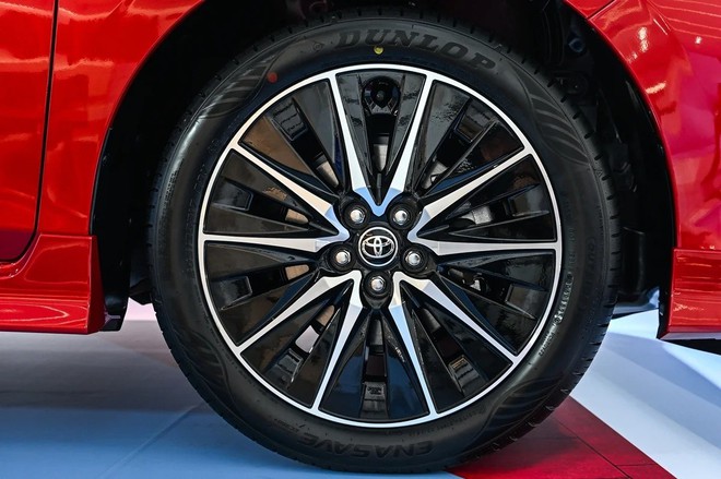 Cận cảnh Toyota Vios hybrid vừa ra mắt - Ảnh 8.