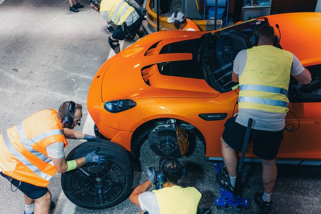 Ai nói xe điện không thể đi xa: Xe này đi một vòng trái đất trong 8 ngày, phá kỷ lục của xe Trung Quốc - Ảnh 4.