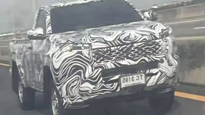 Toyota Hilux 2026 sẽ thay đổi theo cách người Việt thích: Cabin như Prado, một chi tiết 'học' từ Ranger, có thể thêm bản nhiên liệu sinh học - Ảnh 2.