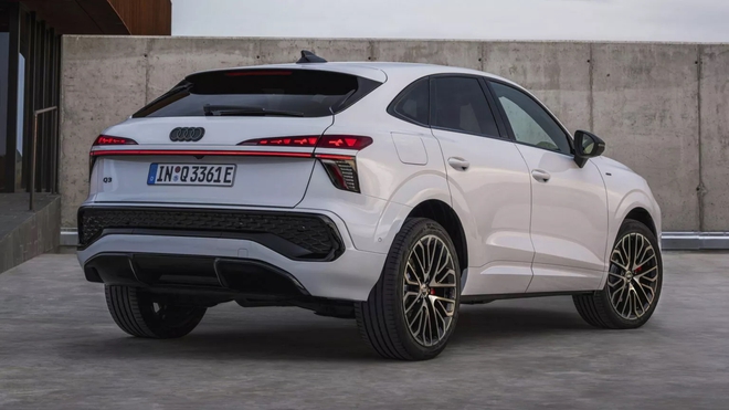 Audi Q3 Sportback 2026 ra mắt: Màn lớn hơn, mạnh tới 268 mã lực, có bản chạy được 117km không cần xăng - Ảnh 6.