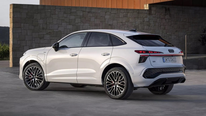 Audi Q3 Sportback 2026 ra mắt: Màn lớn hơn, mạnh tới 268 mã lực, có bản chạy được 117km không cần xăng - Ảnh 7.