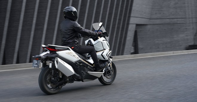 Vừa ra mắt Việt Nam xe tay ga dân phượt thích mê: Sức mạnh và công nghệ vượt xe Honda, Yamaha, giá rẻ hơn - Ảnh 3.