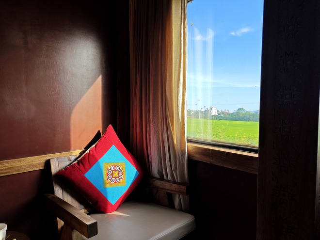 Chuyến tàu đi chưa tới 300km, giá vé từ 800.000đ, du khách nhận xét: "Tàu Việt Nam sạch nhất tôi từng đi" - Ảnh 4.