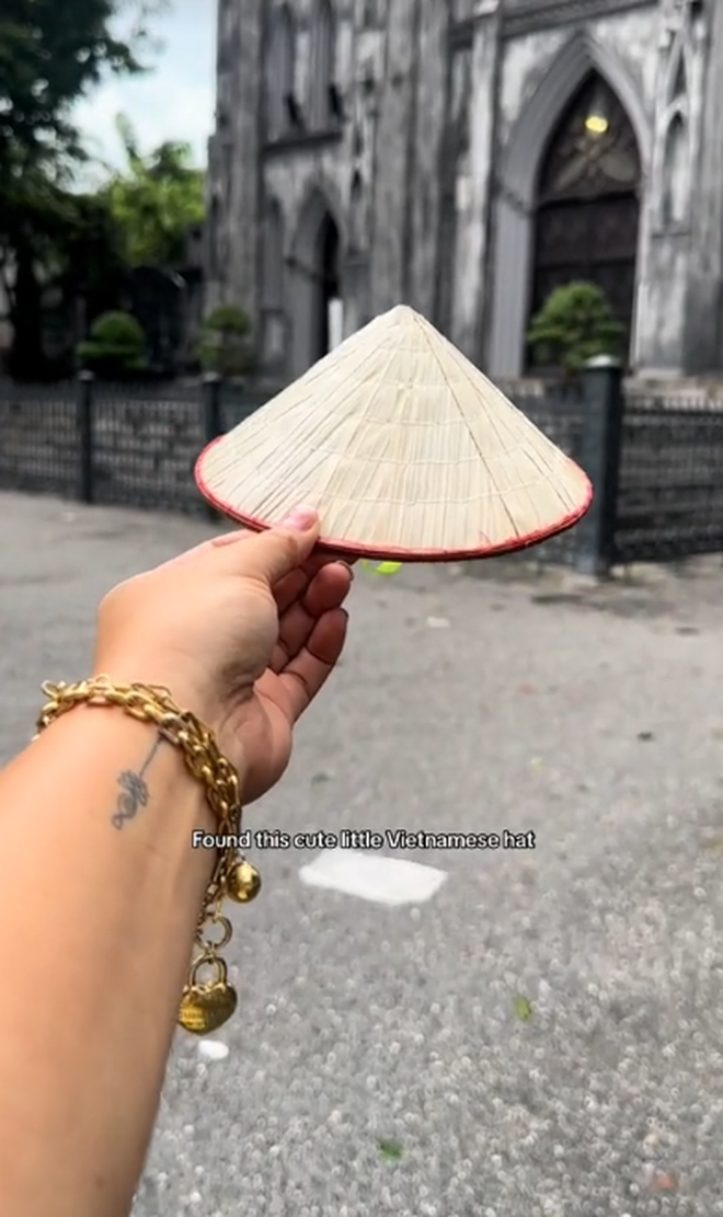 Khách Tây tâm đắc với món đồ lưu niệm Việt Nam, nhận xét: "Tôi đến đây chỉ tìm mua thứ này!" - Ảnh 4.