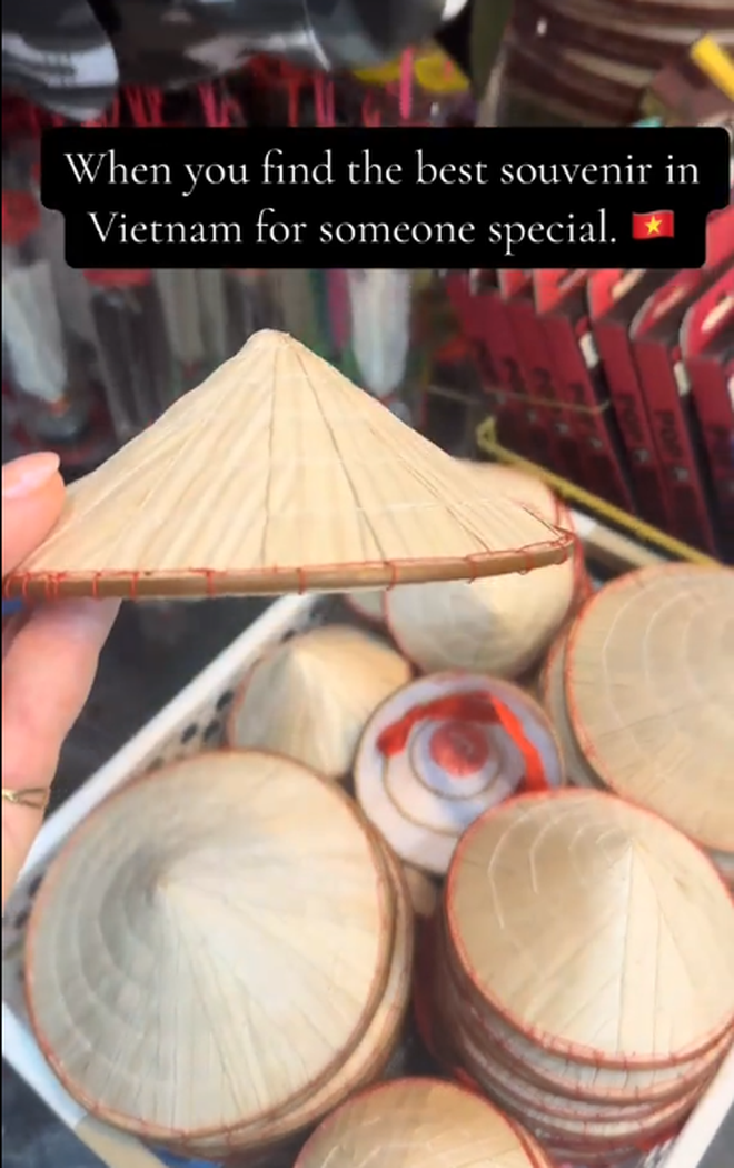 Khách Tây tâm đắc với món đồ lưu niệm Việt Nam, nhận xét: "Tôi đến đây chỉ tìm mua thứ này!" - Ảnh 2.