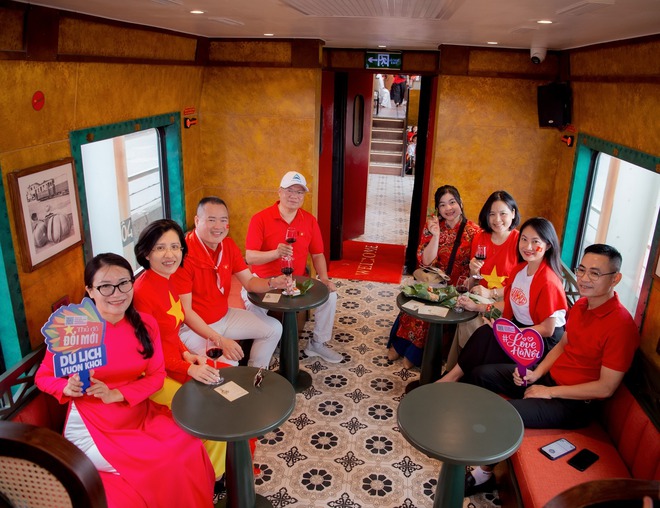 Chuyến tàu 2 tầng chạy qua 5 ga, lần đầu tiên xuất hiện tại Hà Nội: Thông tin mới nhất về giá vé, thời gian chạy - Ảnh 4.