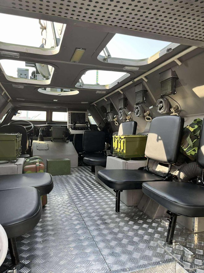 Xe XTC-02 "made by Vietnam" lộ diện tại công trình top 10 thế giới: biết bơi, vượt vật cản, chống đạn - Ảnh 6.