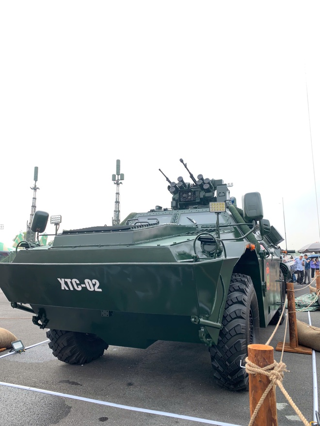 Xe XTC-02 "made by Vietnam" lộ diện tại công trình top 10 thế giới: biết bơi, vượt vật cản, chống đạn - Ảnh 4.