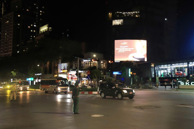 Thực h&agrave;nh cơ động lực lượng, xe ph&aacute;o về Quảng trường Ba Đ&igrave;nh - Ảnh 6.