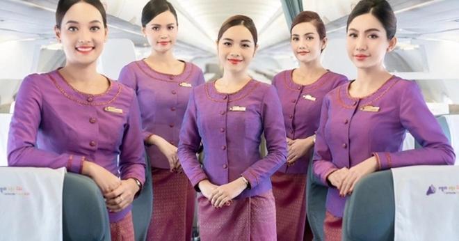 Tiếp viên hàng không của hãng Air Cambodia Ảnh: Air Cambodia Tiếp viên hàng không của hãng Air Cambodia Ảnh: Air Cambodia