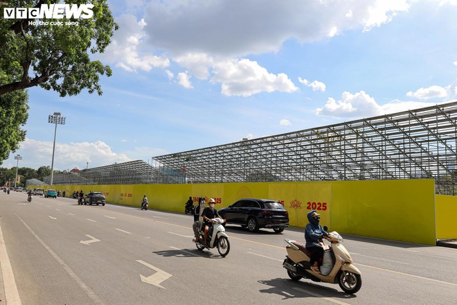 Toàn cảnh khán đài tại Quảng trường Ba Đình phục vụ lễ Quốc khánh 2/9 - Ảnh 3.