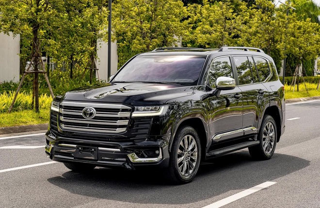 Ở Việt Nam đ&agrave;nh lọt top b&aacute;n &iacute;t nhưng đ&acirc;y mới l&agrave; 'độ hot' thực sự của Toyota Land Cruiser: B&aacute;n hơn 100.000 xe/năm to&agrave;n cầu, c&oacute; nơi lượng b&aacute;n ngang Accent - Ảnh 4.