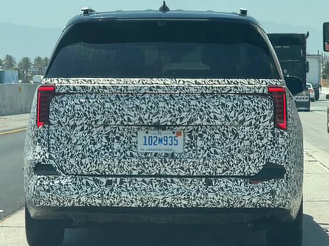 Kia Carnival thế hệ mới chạy thử nghiệm: Dễ là bản EREV 'xe điện sạc bằng máy xăng' cho ai thích đi xa, có thể thêm AWD - Ảnh 4.