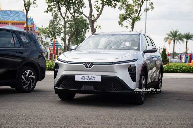 Khi mọi người c&ograve;n đang tranh c&atilde;i gi&aacute; 749 triệu cho Limo Green &lsquo;si&ecirc;u base&rsquo; th&igrave; người mua 10.000 xe n&oacute;i g&igrave;? - Ảnh 5.