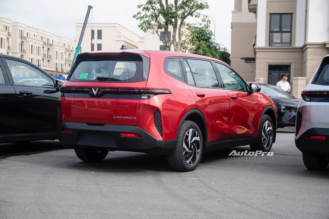 Khi mọi người c&ograve;n đang tranh c&atilde;i gi&aacute; 749 triệu cho Limo Green &lsquo;si&ecirc;u base&rsquo; th&igrave; người mua 10.000 xe n&oacute;i g&igrave;? - Ảnh 6.