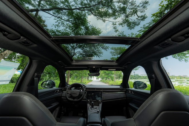 Chi tiết Lynk & Co 01 bản 'base' vừa ra mắt: Giá rẻ hơn 80 triệu đồng, bỏ một số tính năng nhưng vẫn còn ADAS - Ảnh 14.