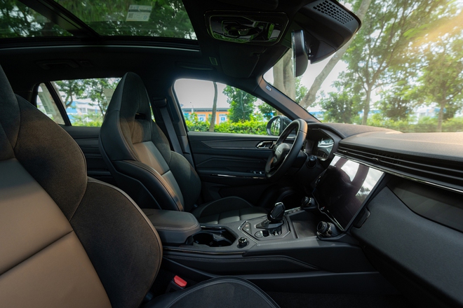 Chi tiết Lynk & Co 01 bản 'base' vừa ra mắt: Giá rẻ hơn 80 triệu đồng, bỏ một số tính năng nhưng vẫn còn ADAS - Ảnh 19.