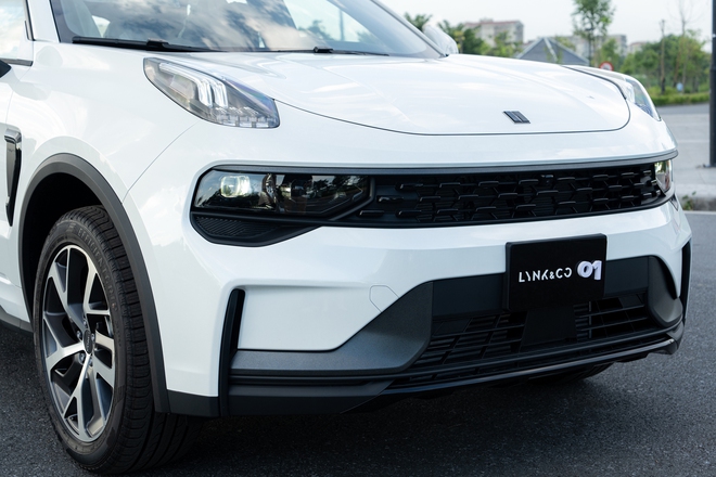 Chi tiết Lynk & Co 01 bản 'base' vừa ra mắt: Giá rẻ hơn 80 triệu đồng, bỏ một số tính năng nhưng vẫn còn ADAS - Ảnh 6.