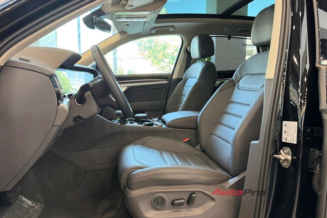 VW Touareg thêm 2 bản mới, đã về đại lý: Giá tới gần 3,4 tỷ đồng nhưng vẫn rẻ hơn Audi Q7 cả trăm triệu đồng, chưa có ADAS - Ảnh 22.