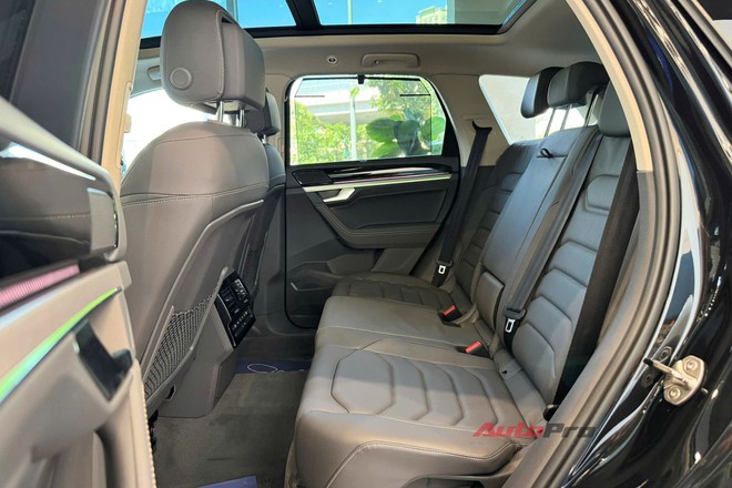 VW Touareg thêm 2 bản mới, đã về đại lý: Giá tới gần 3,4 tỷ đồng nhưng vẫn rẻ hơn Audi Q7 cả trăm triệu đồng, chưa có ADAS - Ảnh 23.
