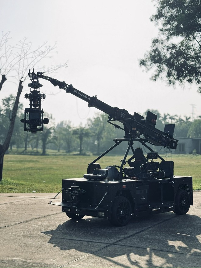 Dàn xe camera khủng của Lê Bảo Hân sẵn sàng phục vụ A80: Đoàn làm phim Fast - Ảnh 2.