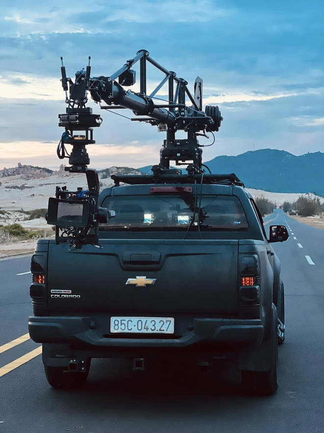 Dàn xe camera khủng của Lê Bảo Hân sẵn sàng phục vụ A80: Đoàn làm phim Fast - Ảnh 3.