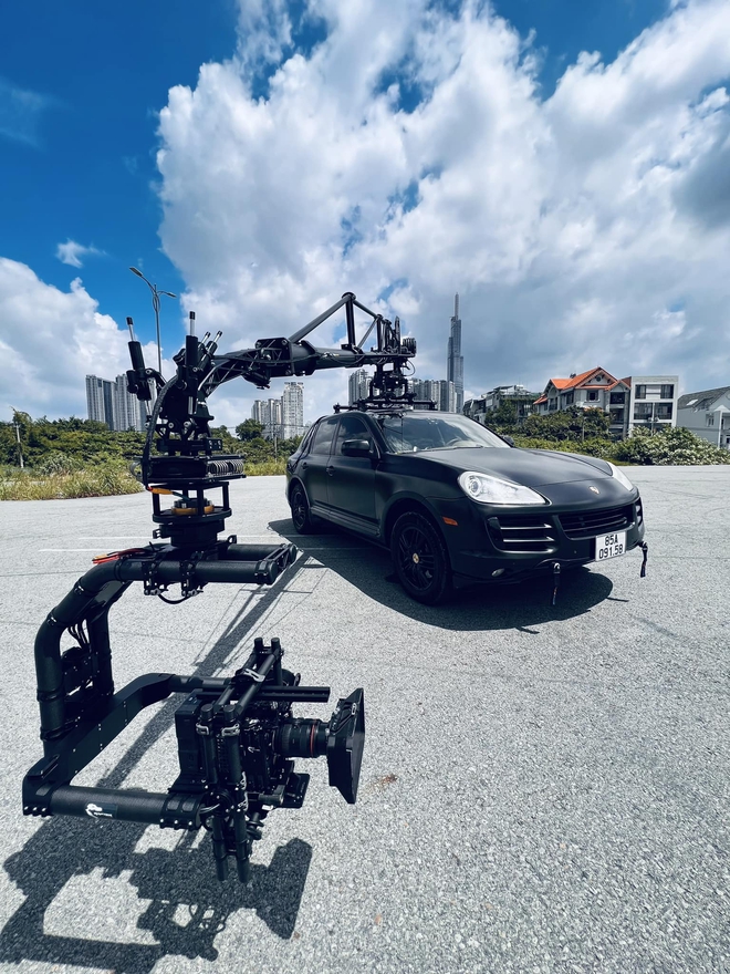 Dàn xe camera khủng của Lê Bảo Hân sẵn sàng phục vụ A80: Đoàn làm phim Fast - Ảnh 8.