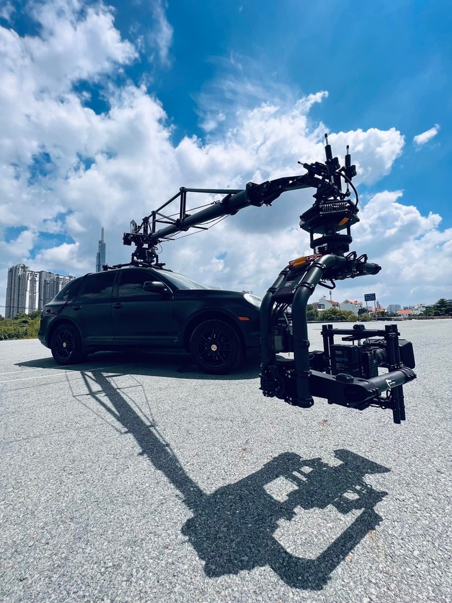 Dàn xe camera khủng của Lê Bảo Hân sẵn sàng phục vụ A80: Đoàn làm phim Fast - Ảnh 9.